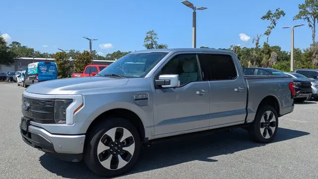 2023 Ford F-150 Lightning XLT