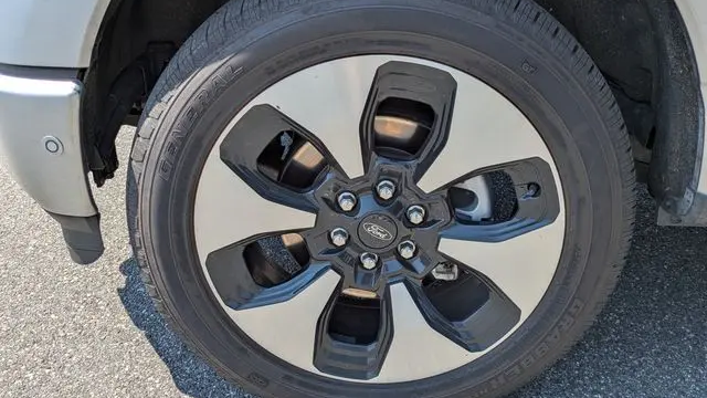 2023 Ford F-150 Lightning XLT