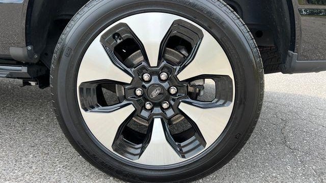 2023 Ford F-150 Lightning Pro