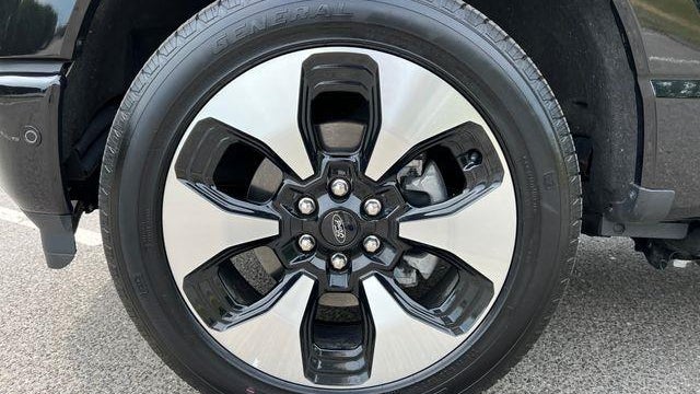 2023 Ford F-150 Lightning Pro