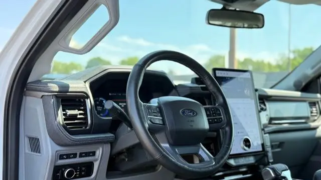 2024 Ford F-150 Lightning Flash