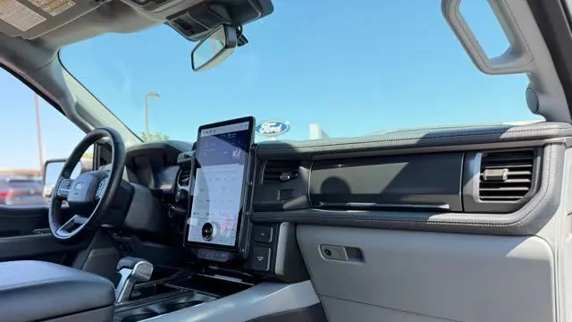 2024 Ford F-150 Lightning Flash