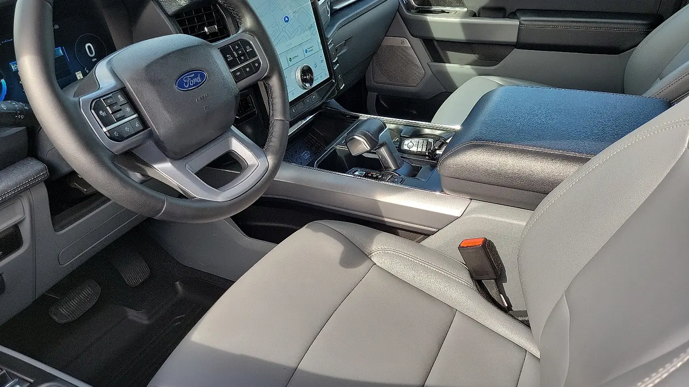 2025 Ford F-150 Lightning Flash