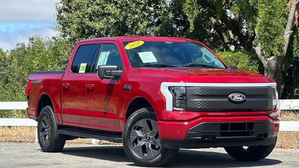 2025 Ford F-150 Lightning Flash