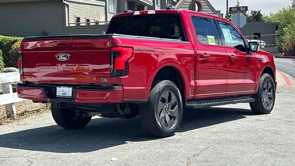 2025 Ford F-150 Lightning Flash