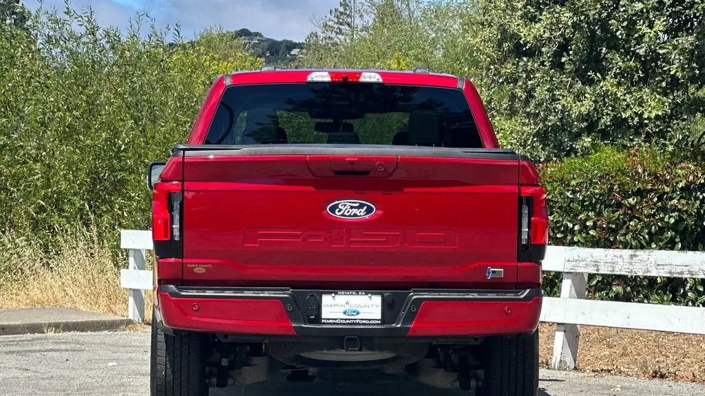 2025 Ford F-150 Lightning Flash