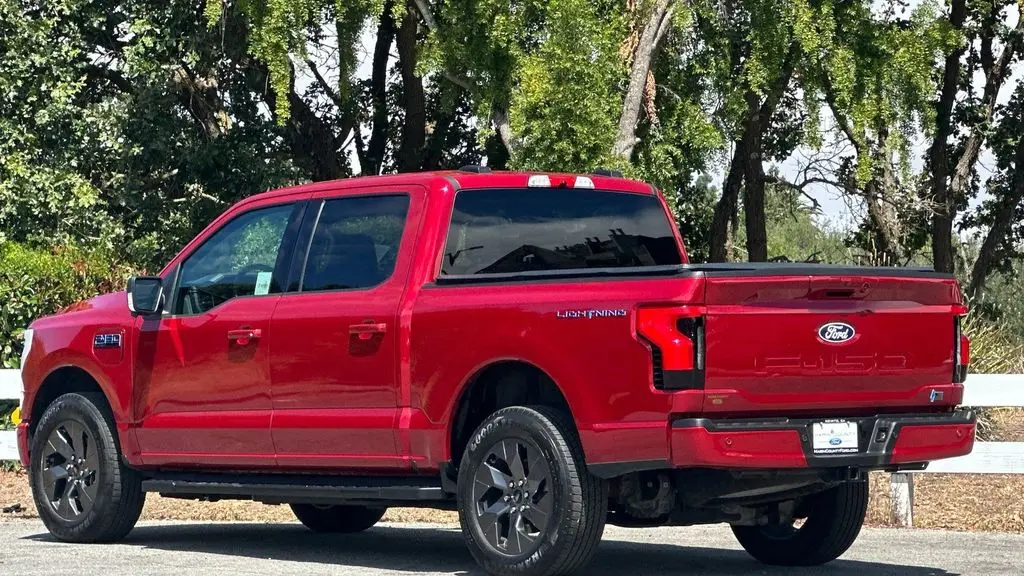 2025 Ford F-150 Lightning Flash