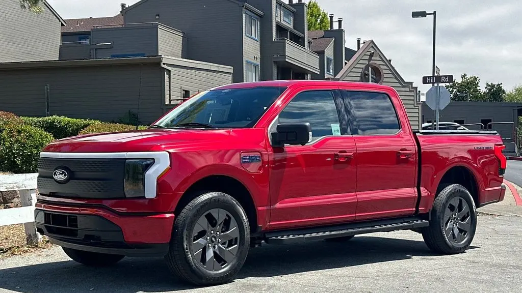2025 Ford F-150 Lightning Flash