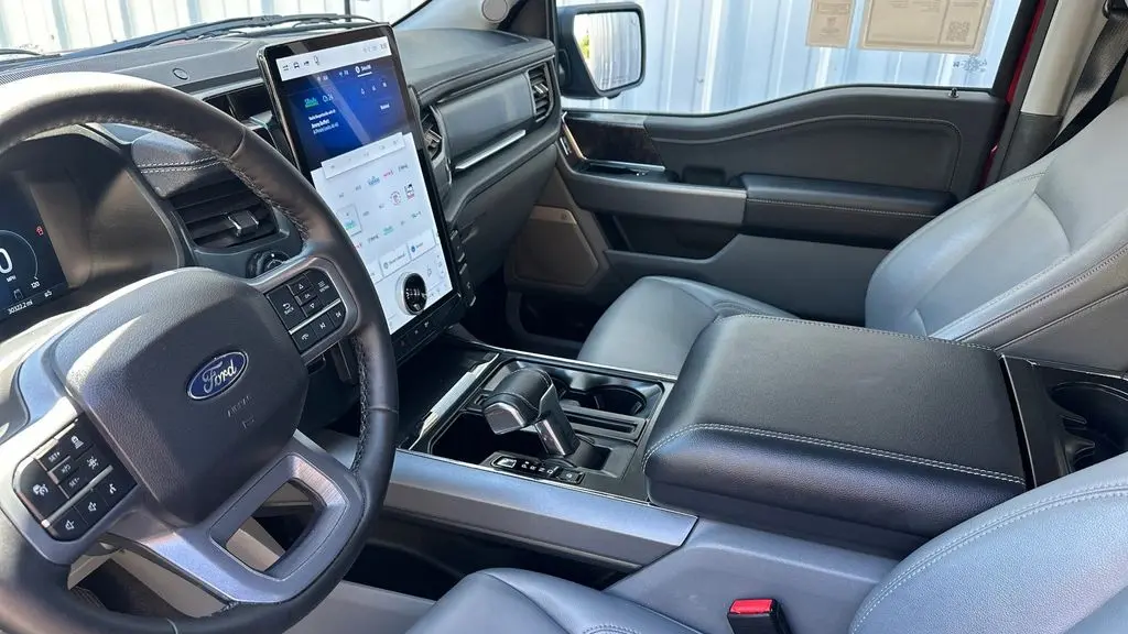 2025 Ford F-150 Lightning Flash