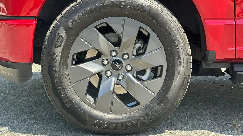 2025 Ford F-150 Lightning Flash