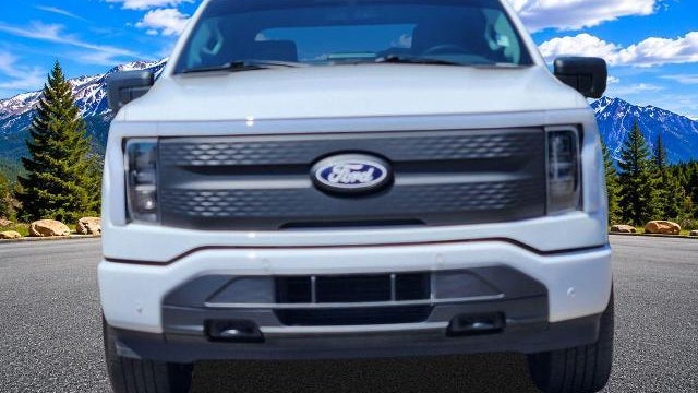 2025 Ford F-150 Lightning Flash