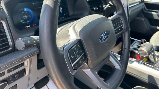 2024 Ford F-150 Lightning Flash