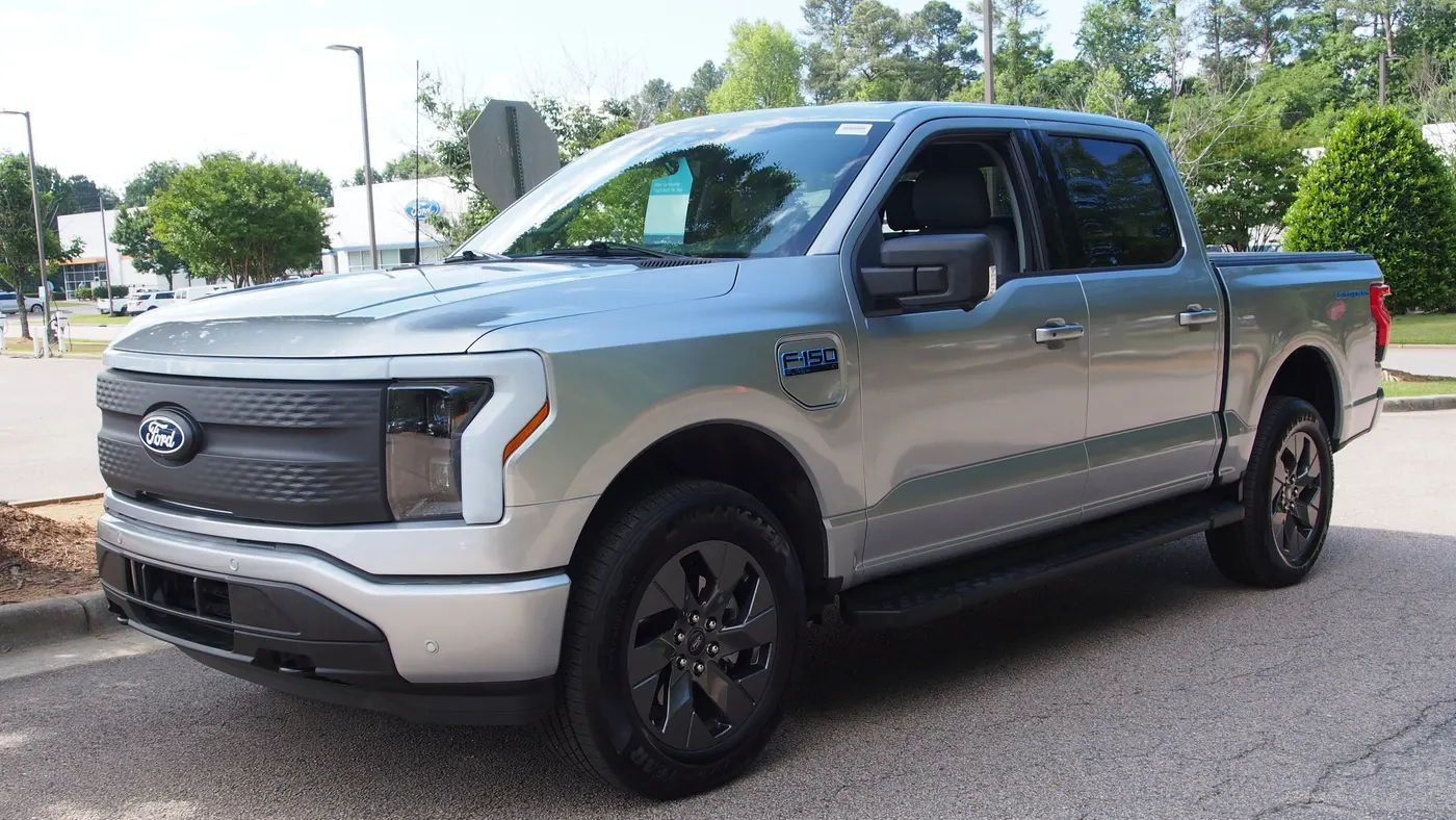 2025 Ford F-150 Lightning Flash