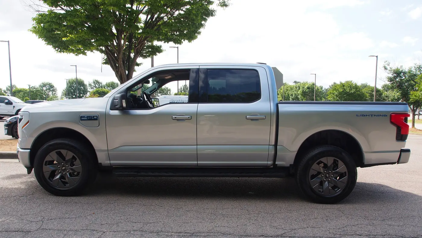 2025 Ford F-150 Lightning Flash