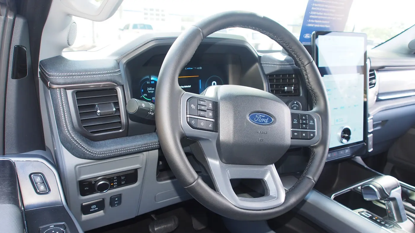 2025 Ford F-150 Lightning Flash
