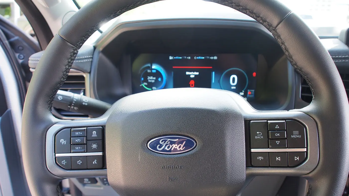 2025 Ford F-150 Lightning Flash