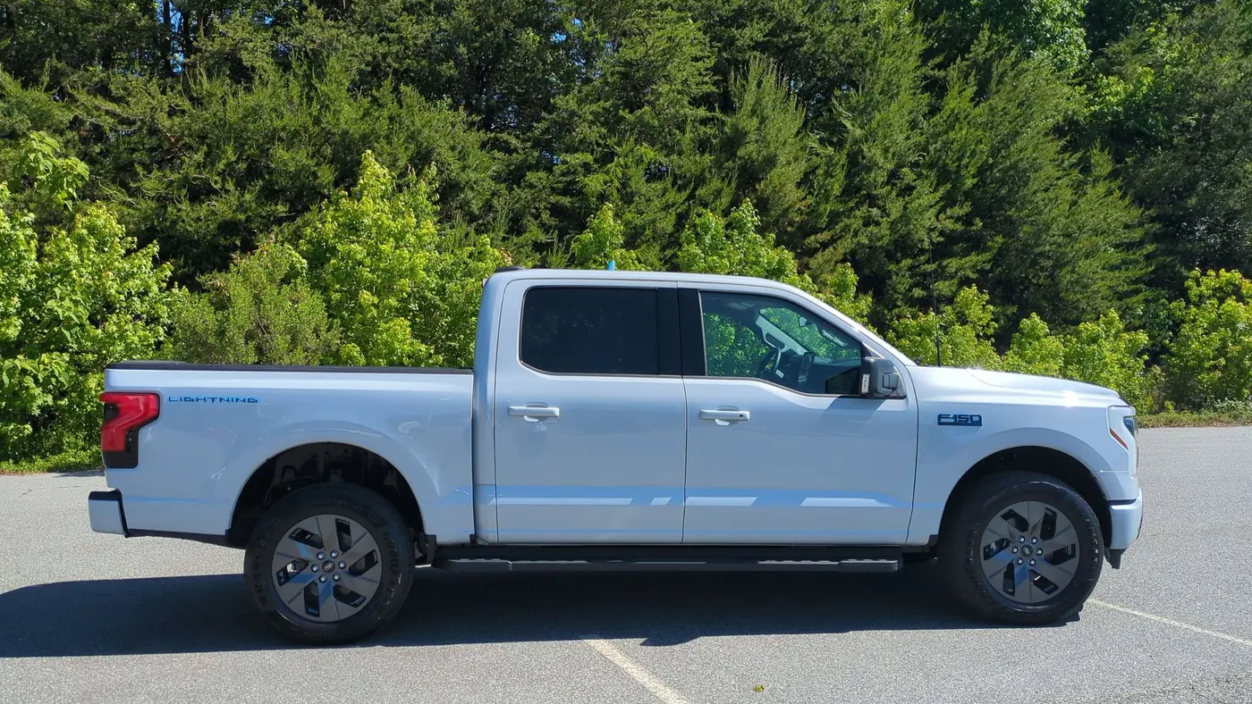 2025 Ford F-150 Lightning Flash