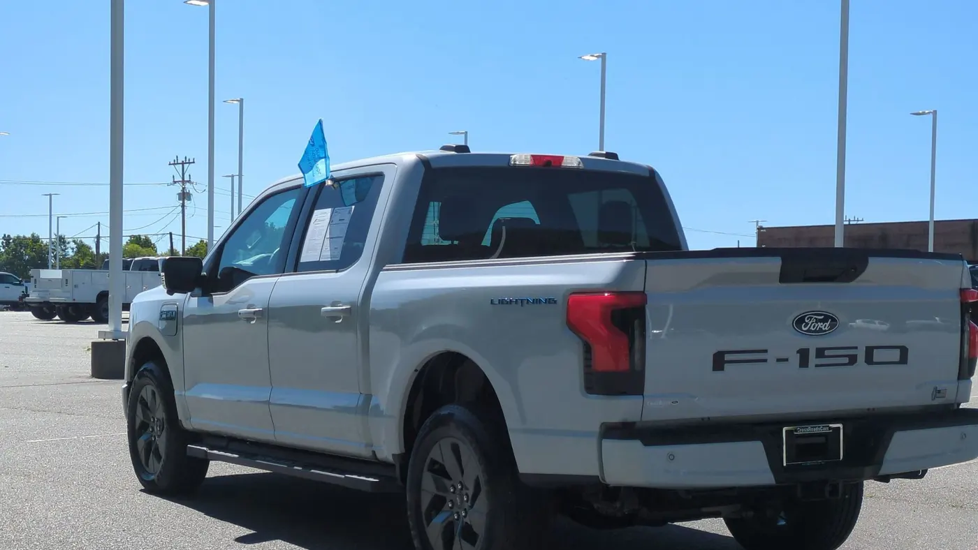2025 Ford F-150 Lightning Flash