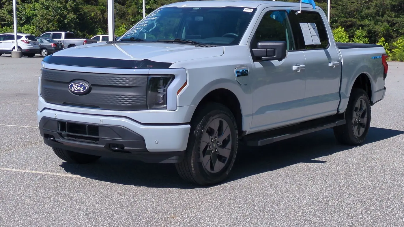 2025 Ford F-150 Lightning Flash