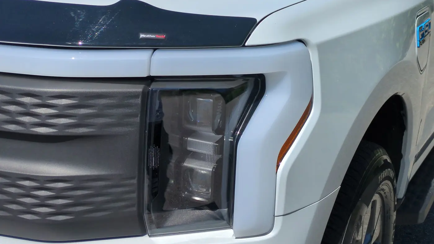 2025 Ford F-150 Lightning Flash