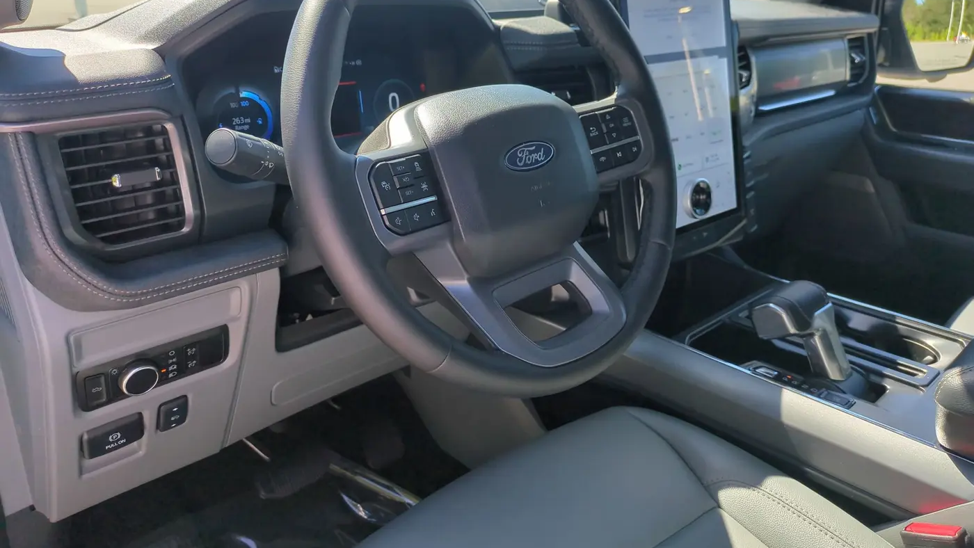 2025 Ford F-150 Lightning Flash