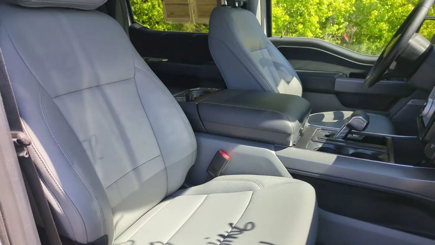 2025 Ford F-150 Lightning Flash