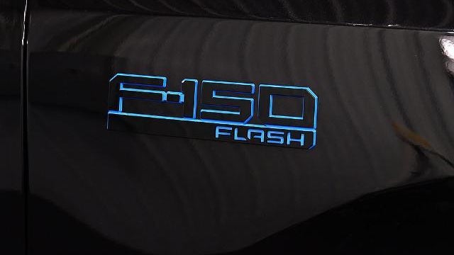 2025 Ford F-150 Lightning Flash