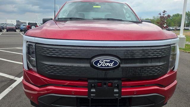 2025 Ford F-150 Lightning Flash