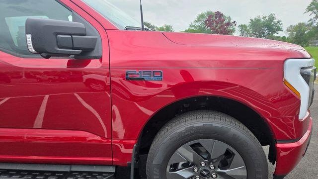 2025 Ford F-150 Lightning Flash