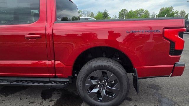 2025 Ford F-150 Lightning Flash