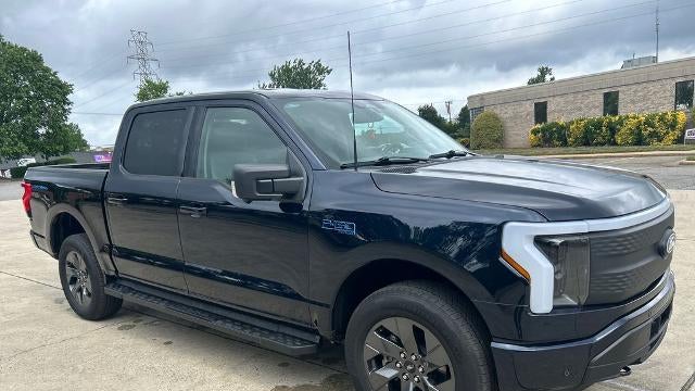 2025 Ford F-150 Lightning Flash