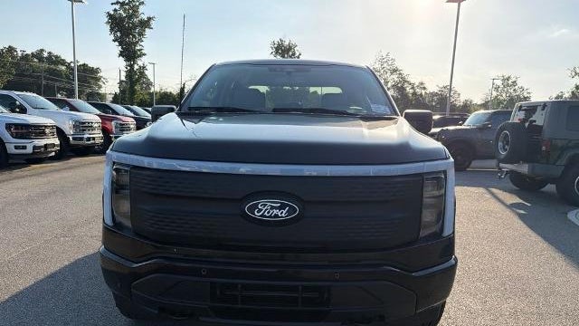 2025 Ford F-150 Lightning Flash