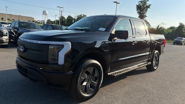 2025 Ford F-150 Lightning Flash