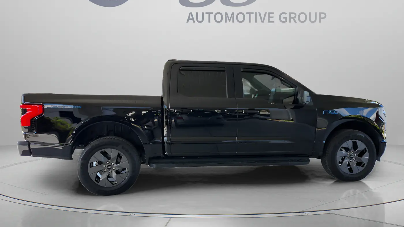 2025 Ford F-150 Lightning Flash
