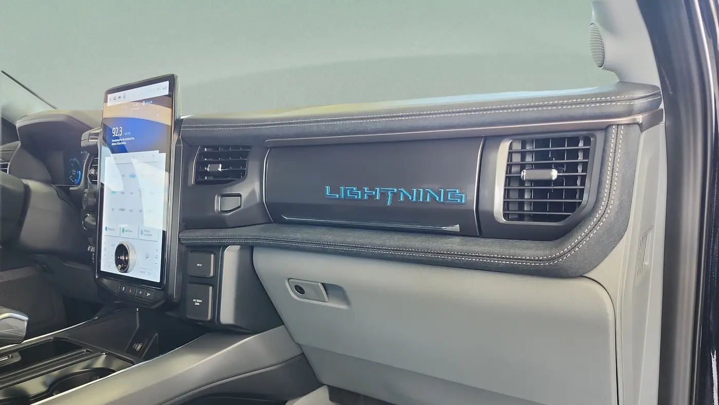 2025 Ford F-150 Lightning Flash