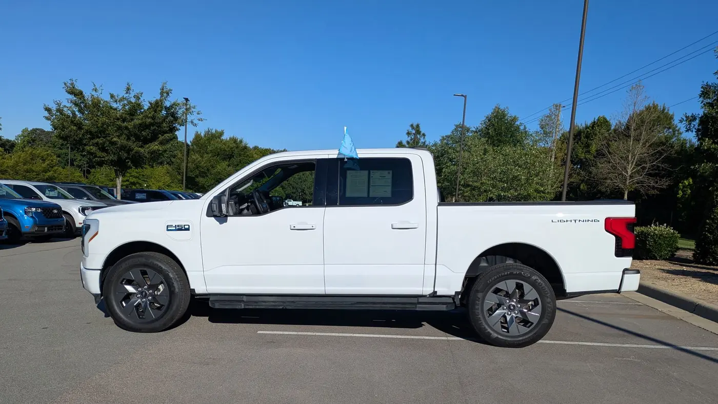 2025 Ford F-150 Lightning Flash