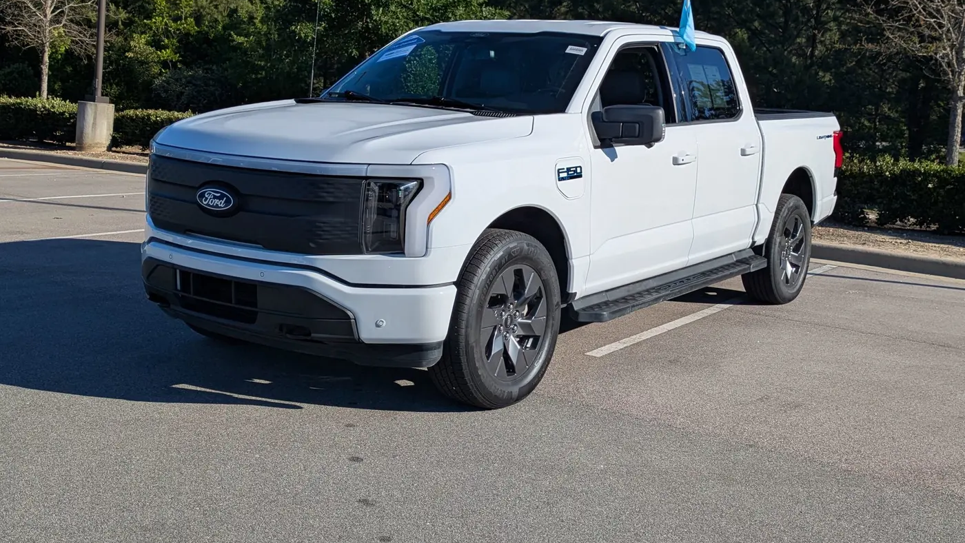 2025 Ford F-150 Lightning Flash