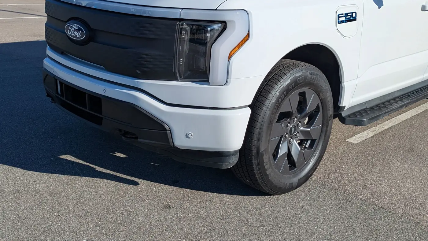 2025 Ford F-150 Lightning Flash