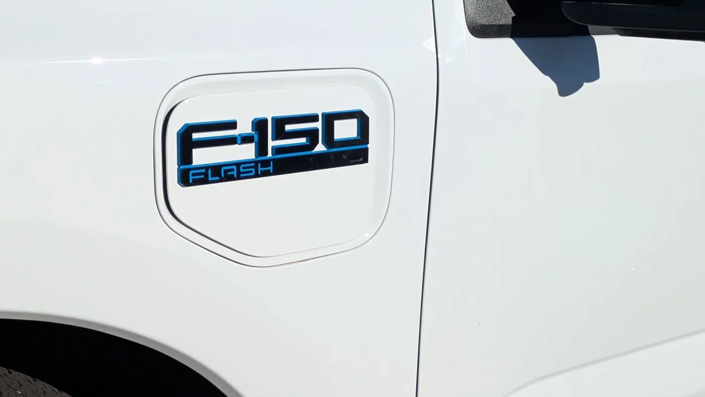 2025 Ford F-150 Lightning Flash