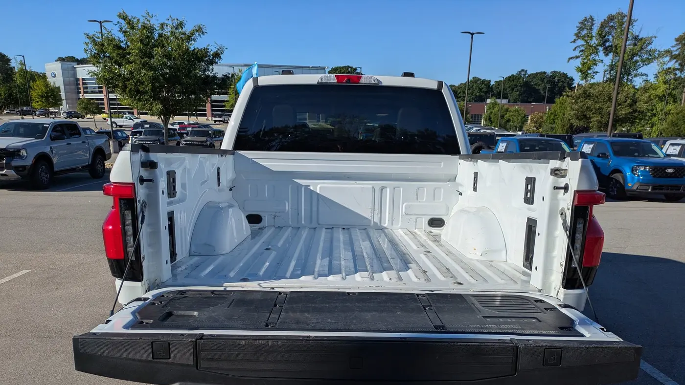 2025 Ford F-150 Lightning Flash