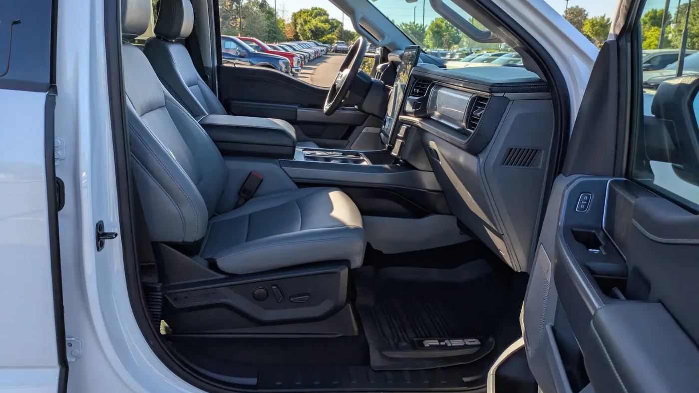 2025 Ford F-150 Lightning Flash