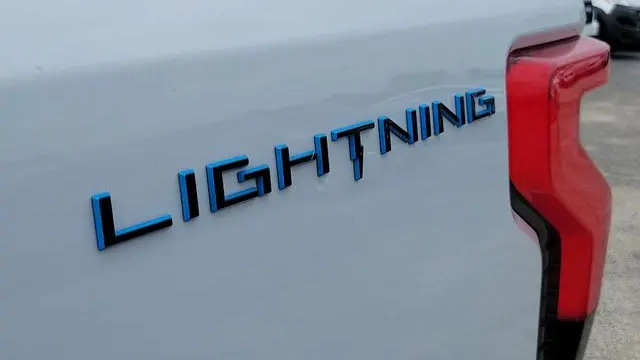 2025 Ford F-150 Lightning Flash