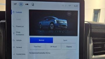 2025 Ford F-150 Lightning Flash