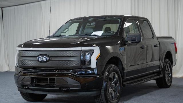 2025 Ford F-150 Lightning Flash