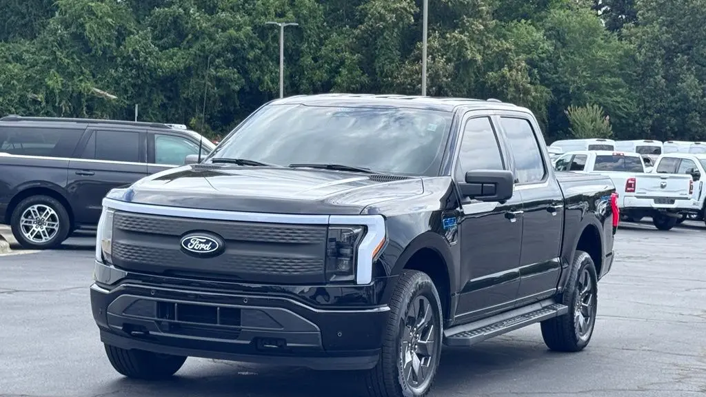 2025 Ford F-150 Lightning Flash