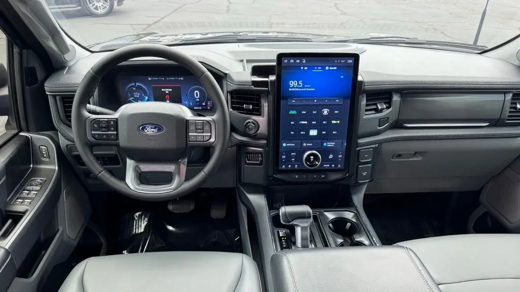 2025 Ford F-150 Lightning Flash