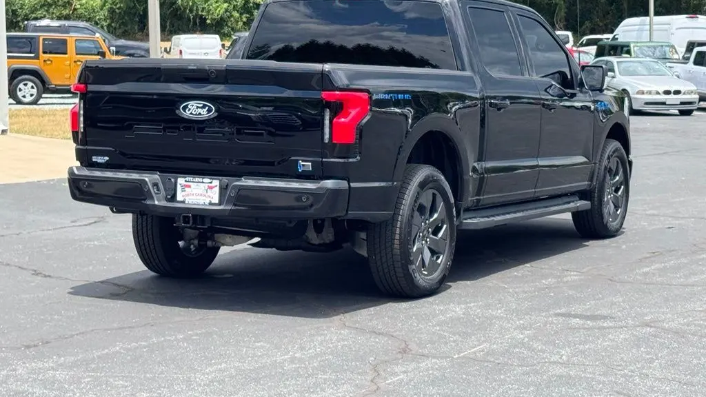 2025 Ford F-150 Lightning Flash