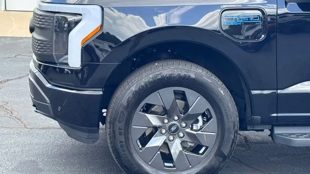 2025 Ford F-150 Lightning Flash