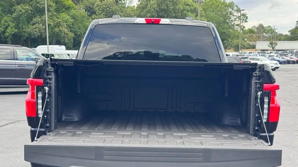2025 Ford F-150 Lightning Flash