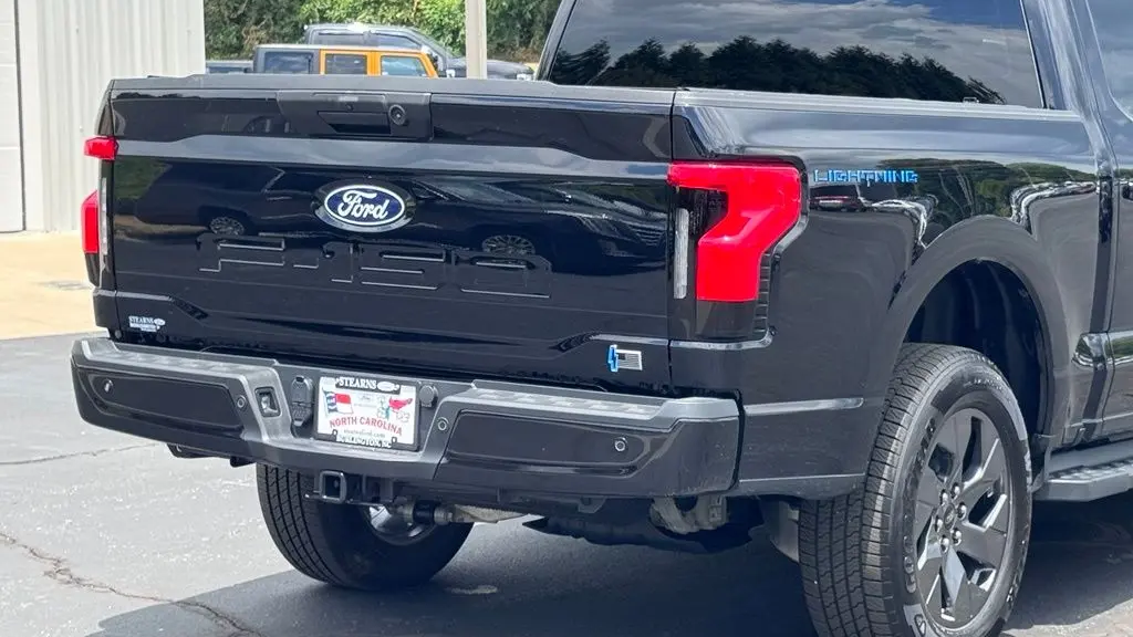 2025 Ford F-150 Lightning Flash